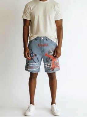 New with tags ARMOR JEANS STREET ART SHORTS - GRAPHIC LT BLUE size 40 X 12